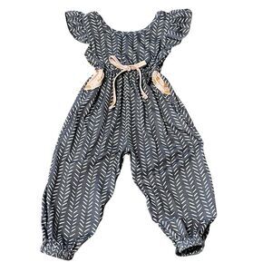Wellie Kate Short Ruffle Sleeve Snap Bottom Jumpsuit Gray White Pink Bow size 2T